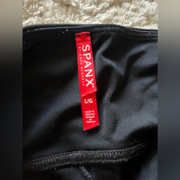 Spanx faux leather leggings size L - Picture 3 of 3